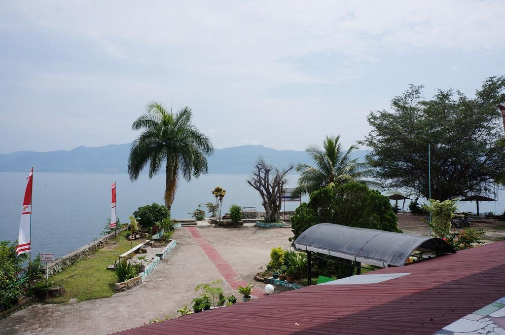 Ambaroba Resort Hotel Tuk Tuk Dış mekan fotoğraf