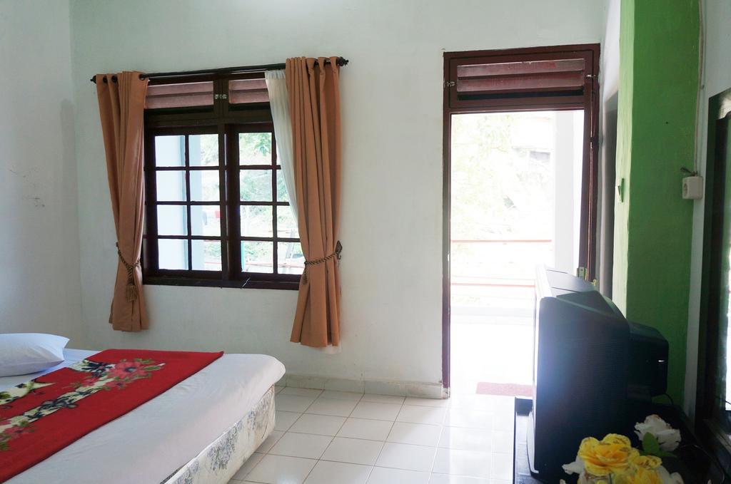 Ambaroba Resort Hotel Tuk Tuk Oda fotoğraf