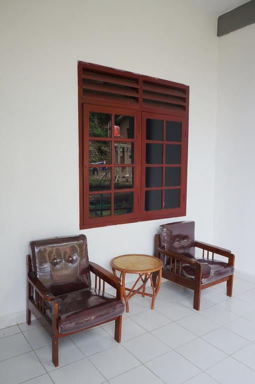 Ambaroba Resort Hotel Tuk Tuk Oda fotoğraf