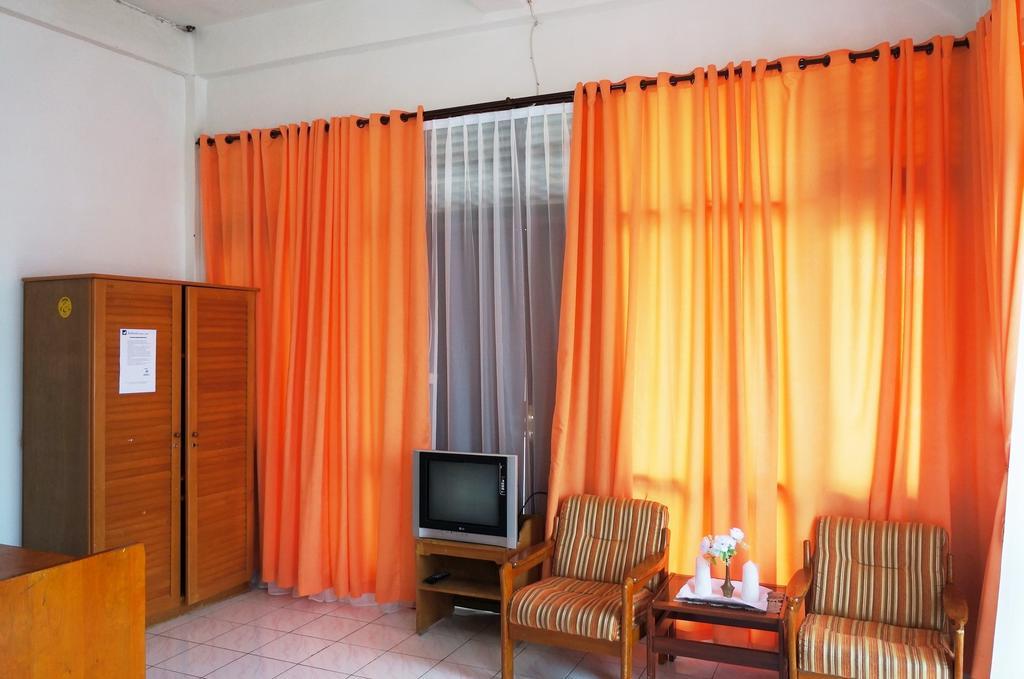 Ambaroba Resort Hotel Tuk Tuk Oda fotoğraf